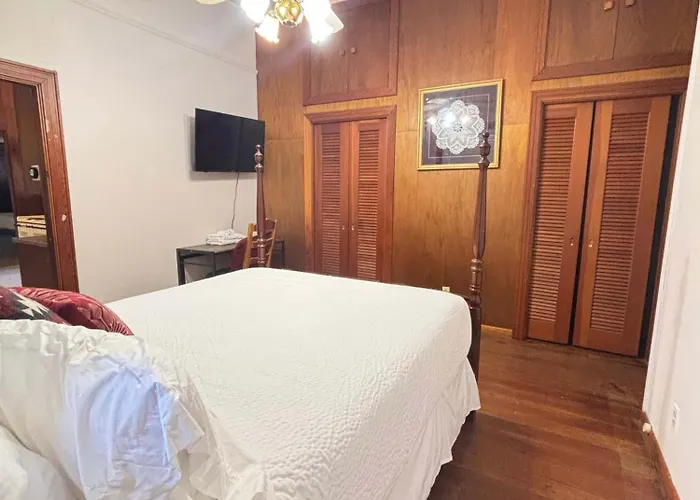 Hébergement de vacances Charming 3br Near Downtown