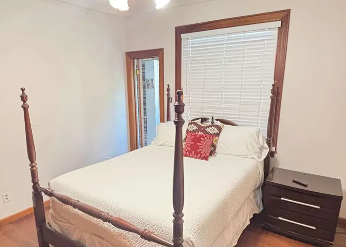 Charming 3br Near Downtown Hébergement de vacances
