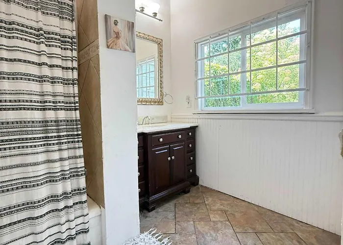 Charming 3br Near Downtown Hébergement de vacances Lafayette