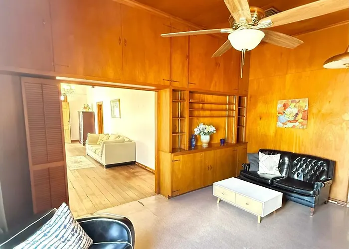 Charming 3br Near Downtown Hébergement de vacances